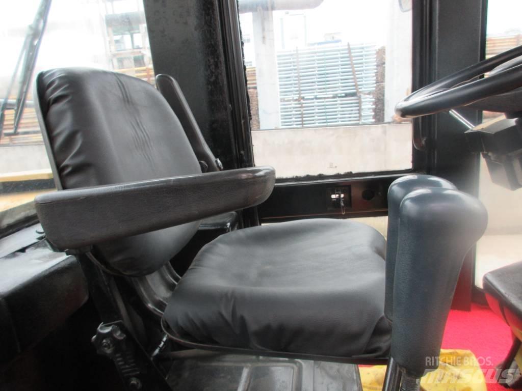 CAT 966 F Колесни товарачи