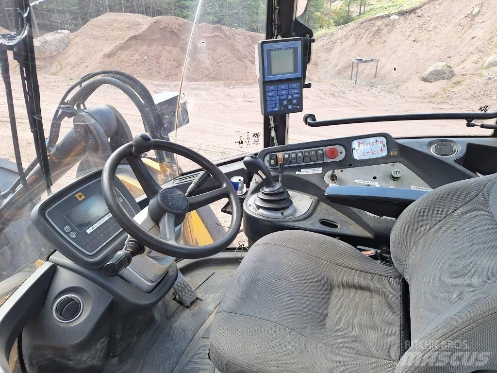 JCB 456 HT Колесни товарачи