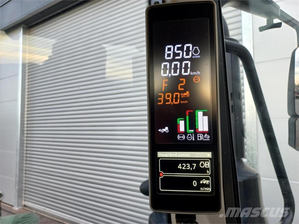 John Deere 6120M Трактори