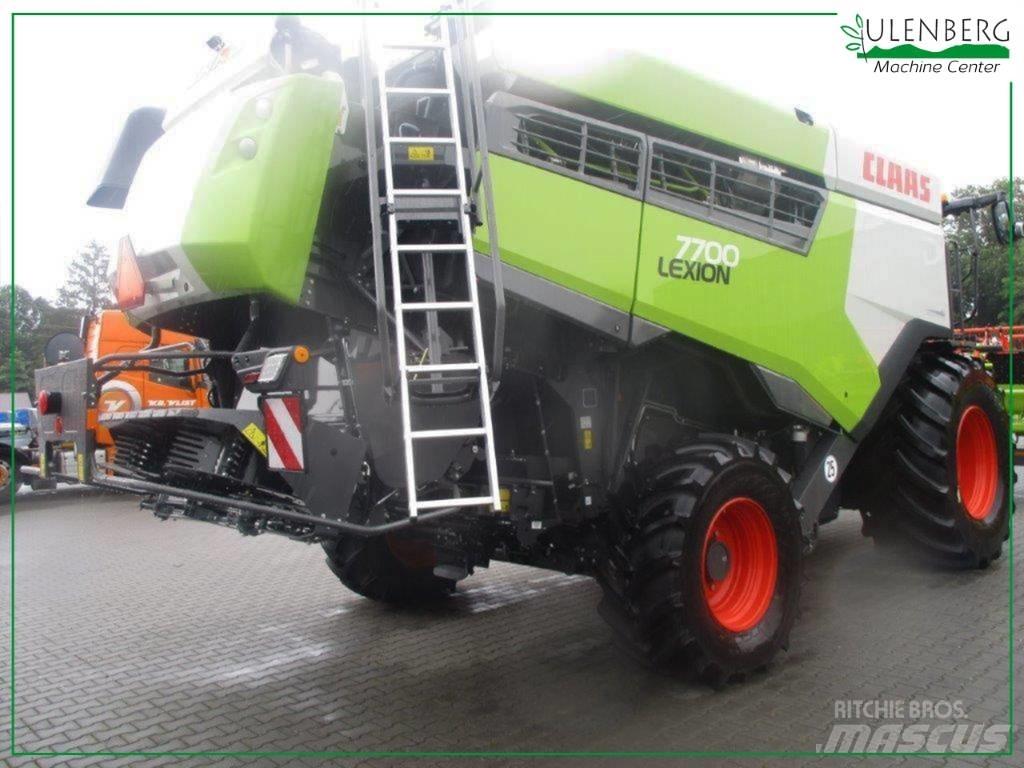 CLAAS LEXION 7700 Комбайни