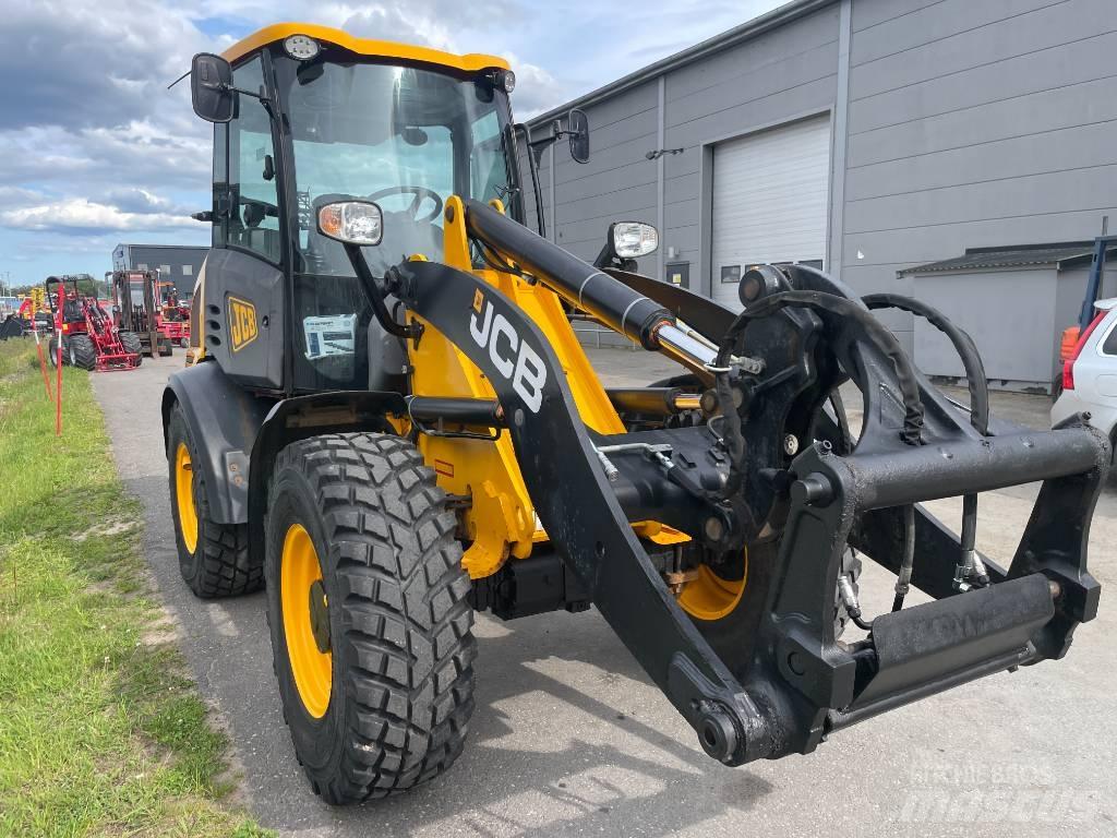 JCB 409 Колесни товарачи