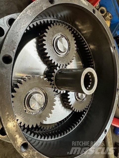 Atlas 1305 M Предаване