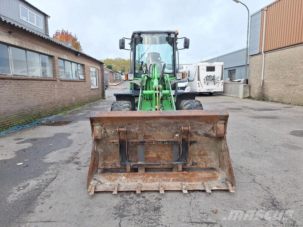 Yanmar V80 Колесни товарачи