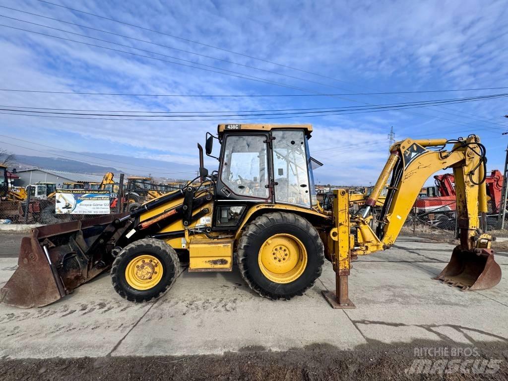 CAT 428 C Товарач със заден ексватор