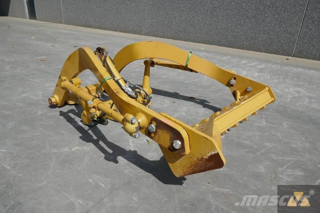 CAT 140M Scarifier Други компоненти