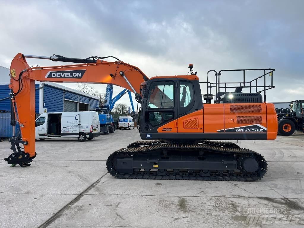 Develon DX 225 LC-7 Верижен екскаватор