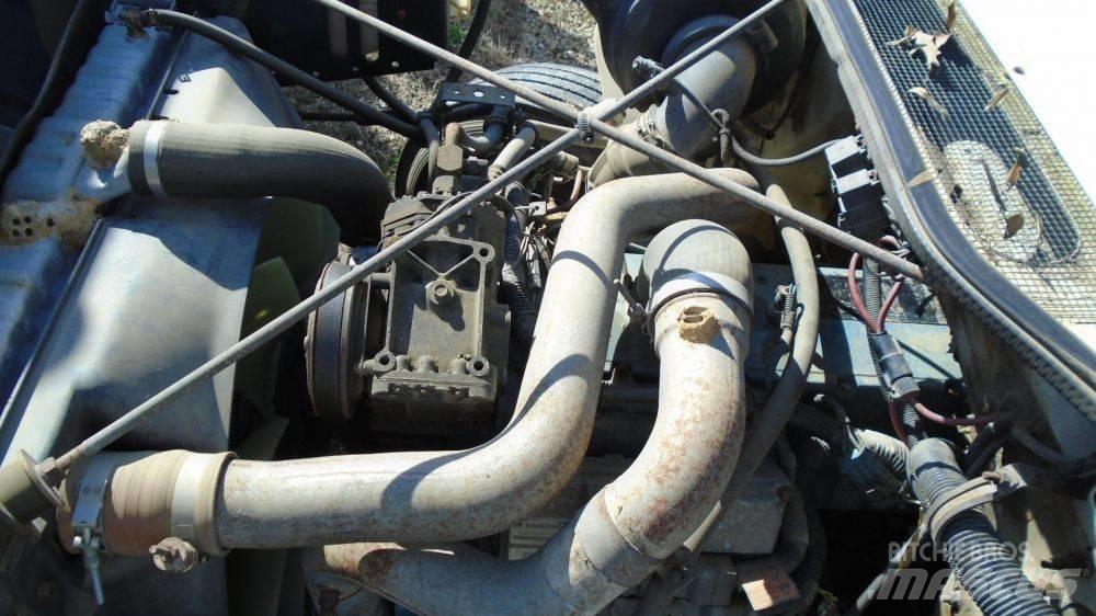 International 4900 Автофургони