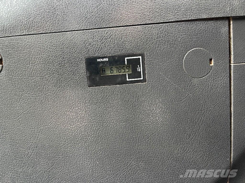 Hyundai HX220L Верижен екскаватор