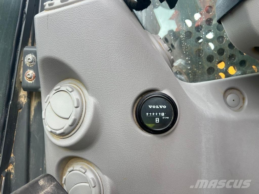 Volvo EC 380 EL HR Багери за разрушаване
