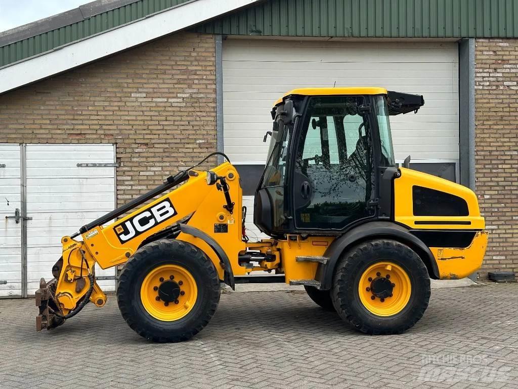 JCB TM220 SV A Телескопични челни товарачи
