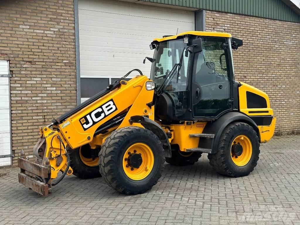 JCB TM220 SV A Телескопични челни товарачи

