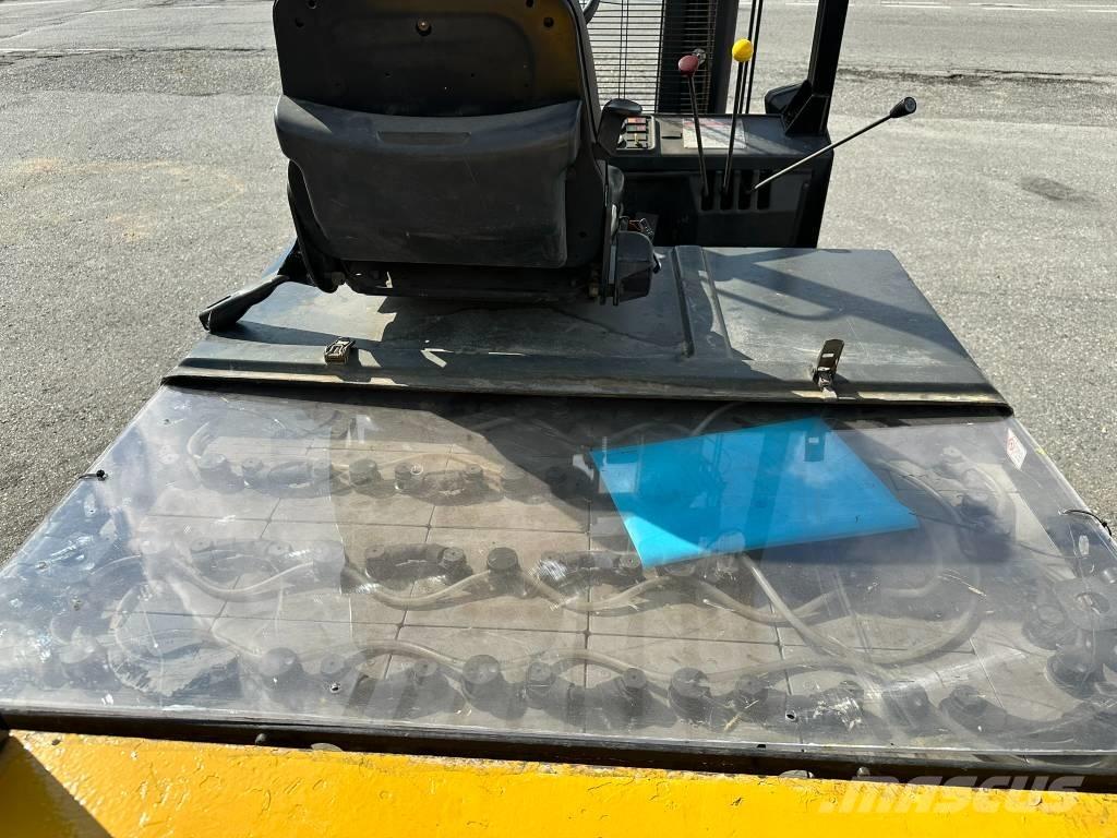 OM E50N Електрически вилични кари-повдигачи