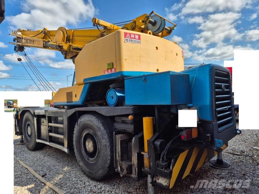 Kato KR 35 H Кранове за тежък терен