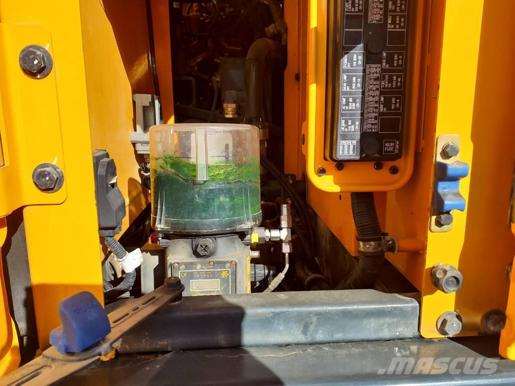 Hyundai HX260NL Верижен екскаватор