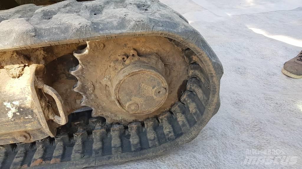 Komatsu PC24MR-5 Мини екскаватори < 7 т