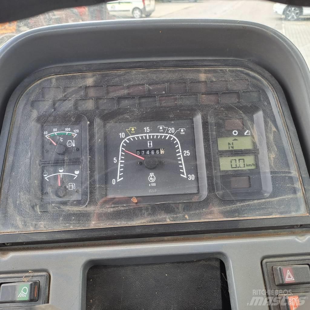 New Holland TS 110 Трактори