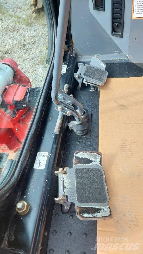 Takeuchi TB 23 R Мини екскаватори < 7 т