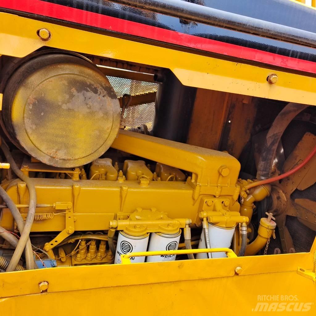 CAT D 7 R Верижни булдозери
