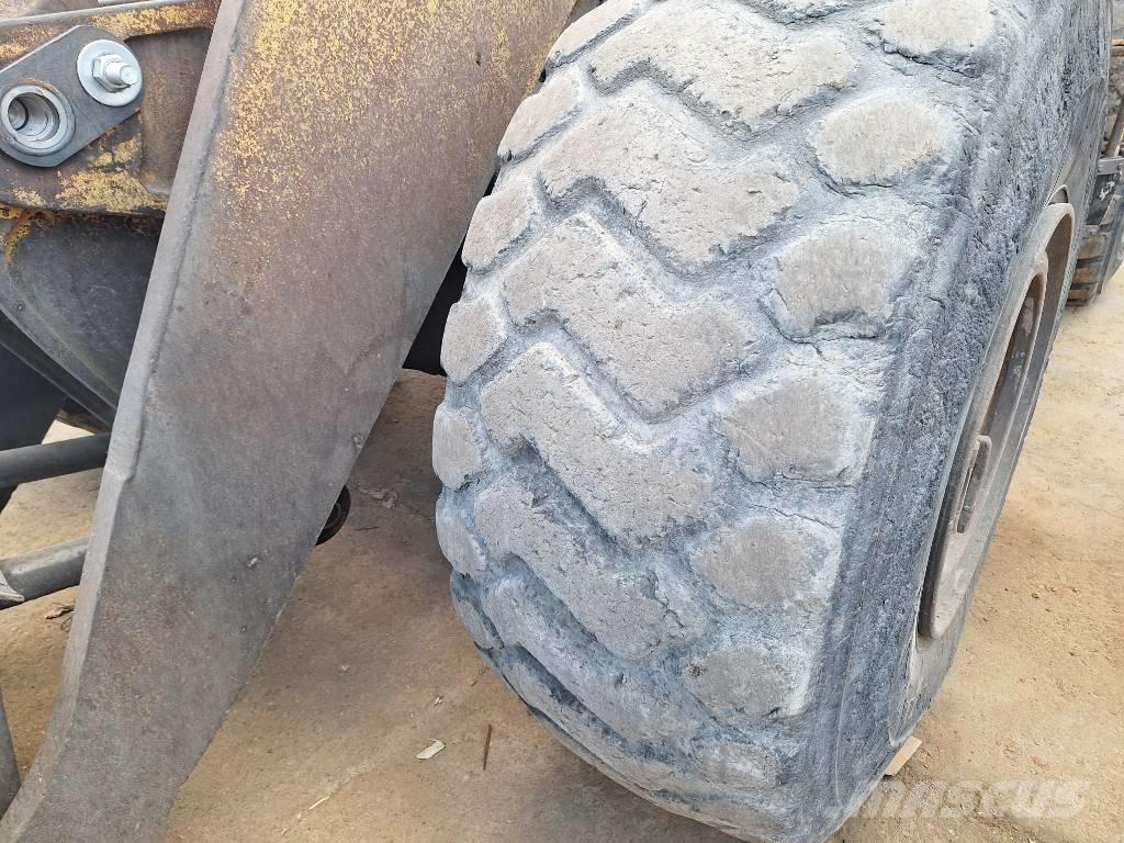 CAT 980 C Колесни товарачи