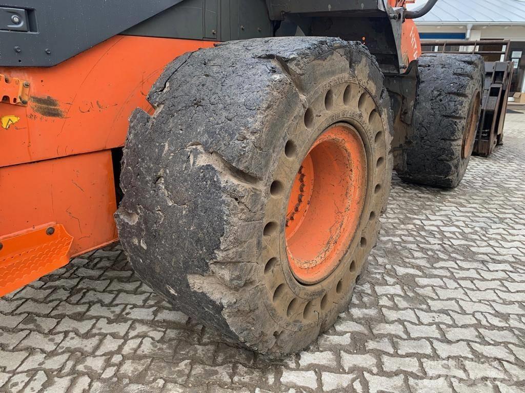 Hitachi ZW 310 Колесни товарачи