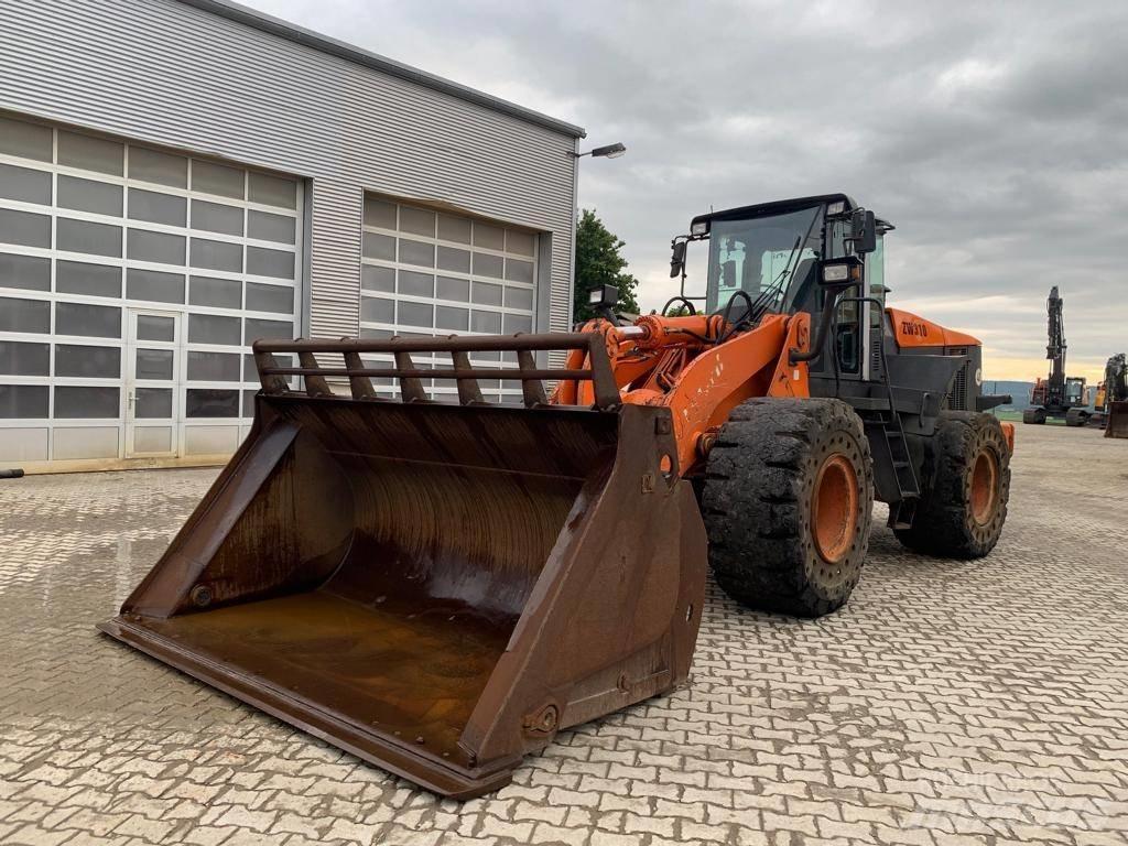 Hitachi ZW 310 Колесни товарачи
