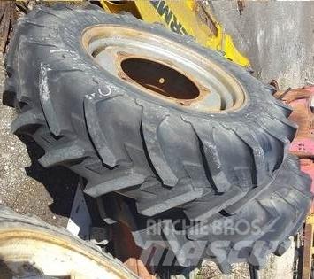  Pneus 12.4R24 Колелета/Гуми