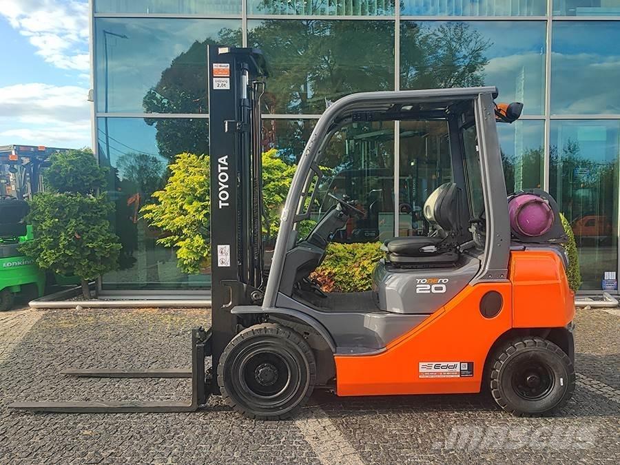 Toyota 02-8FGF20 Камиони с АГУ