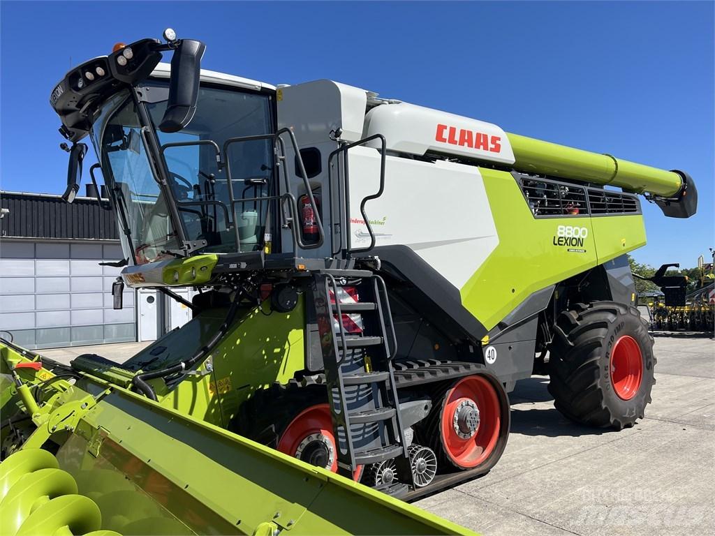 CLAAS Lexion 8800TT Комбайни