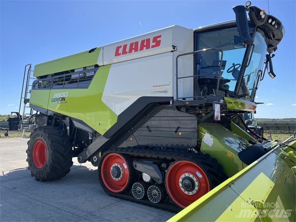 CLAAS Lexion 8800TT Комбайни