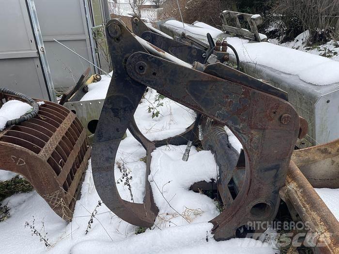  Big Holzgreifzange Други стяги