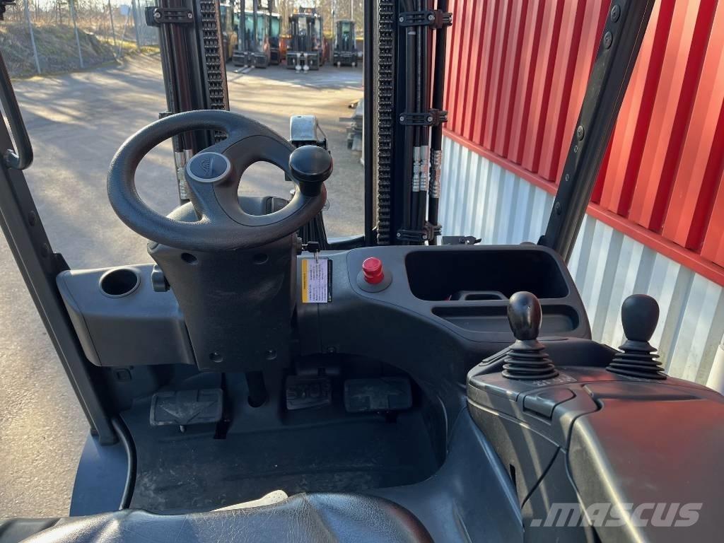 Linde E25L-02 Електрически вилични кари-повдигачи