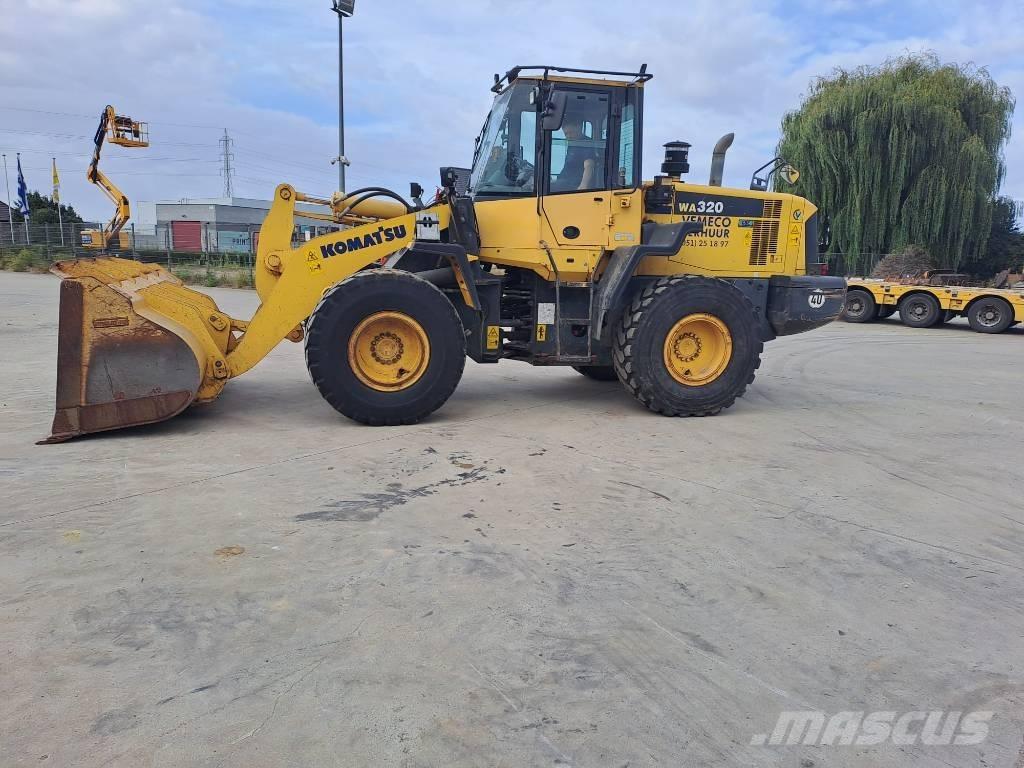 Komatsu WA 320-6 Колесни товарачи