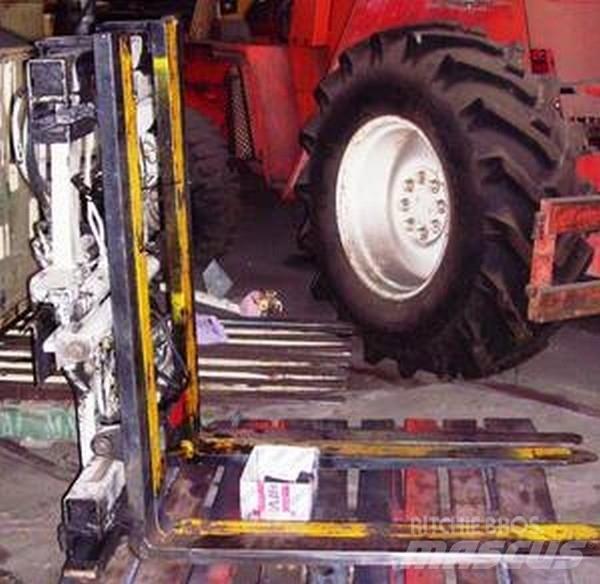  Twin pallet handler Ръчно водими