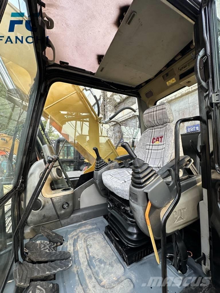 CAT 320 D Верижен екскаватор