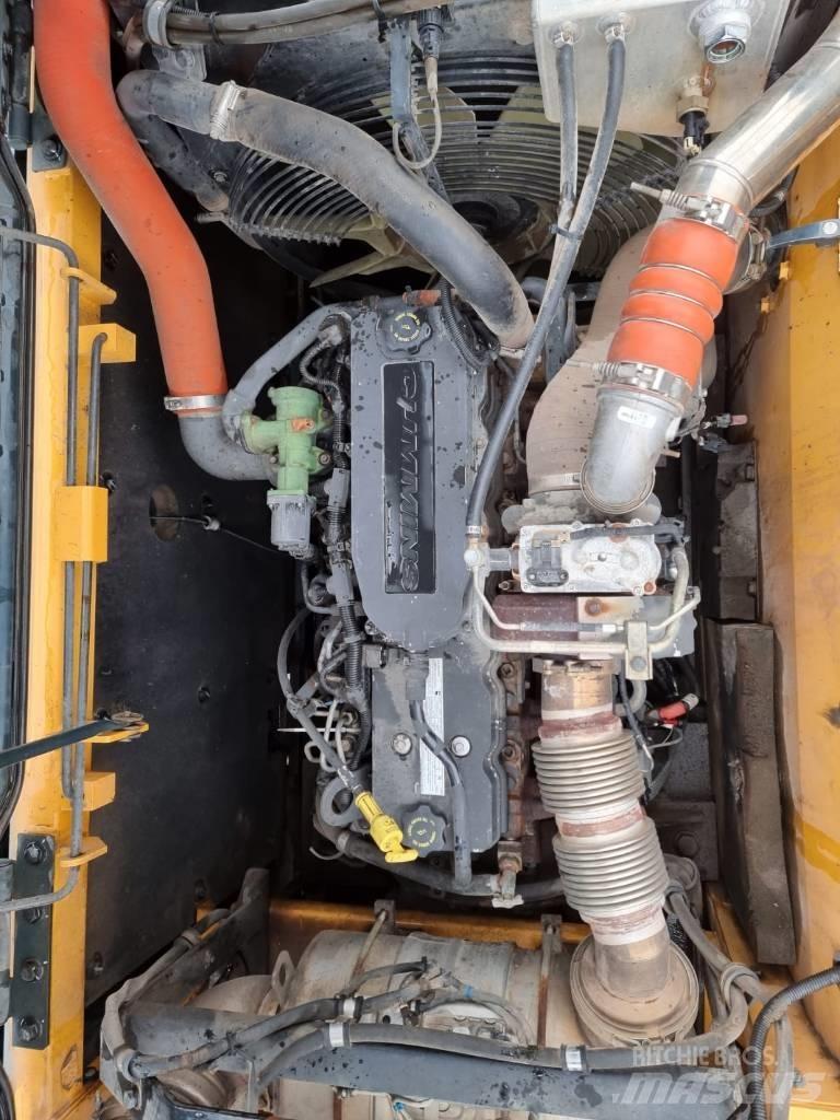 Hyundai HX 300 L Верижен екскаватор