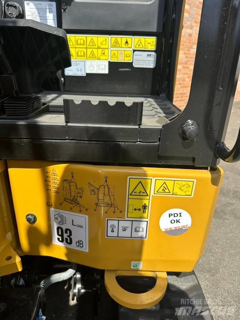 CAT 301.7 CR Средни екскаватори 7т - 12т