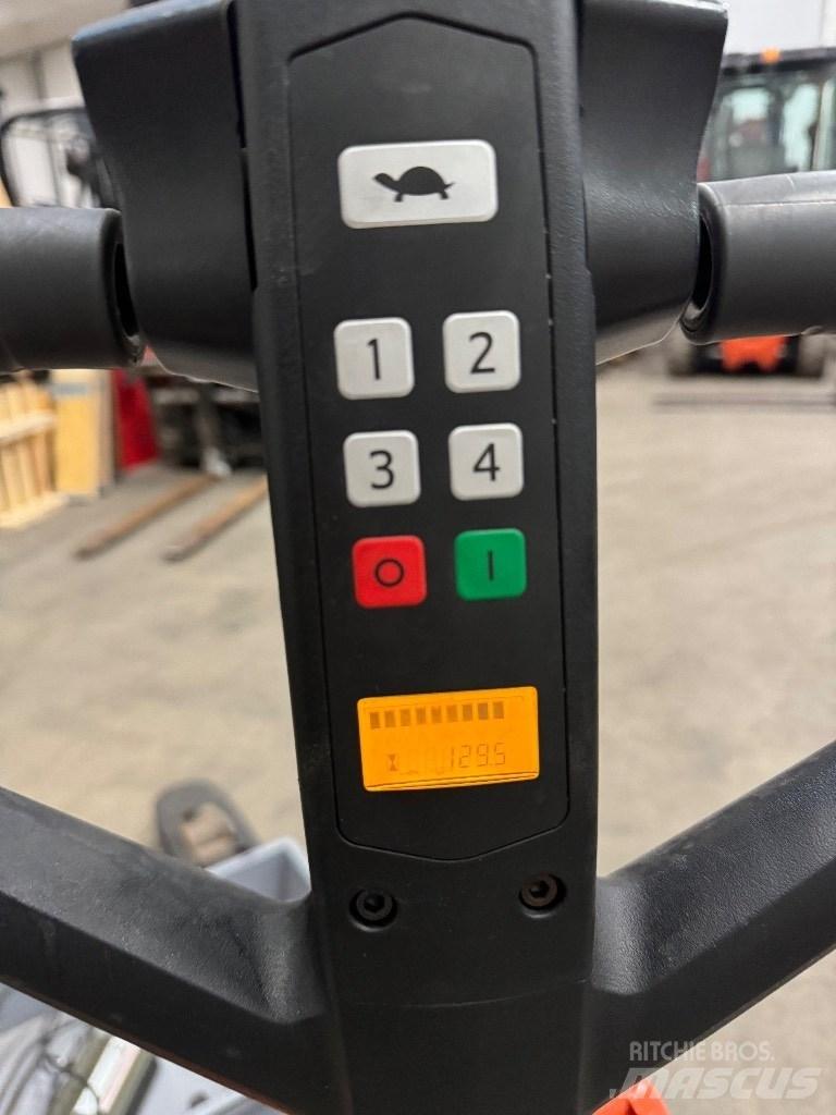 Toyota LHE130 Нископовдигач