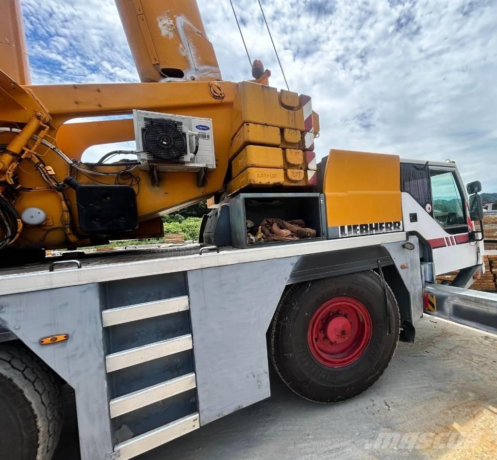 Liebherr LTM 1055 Всъдеходни кранове