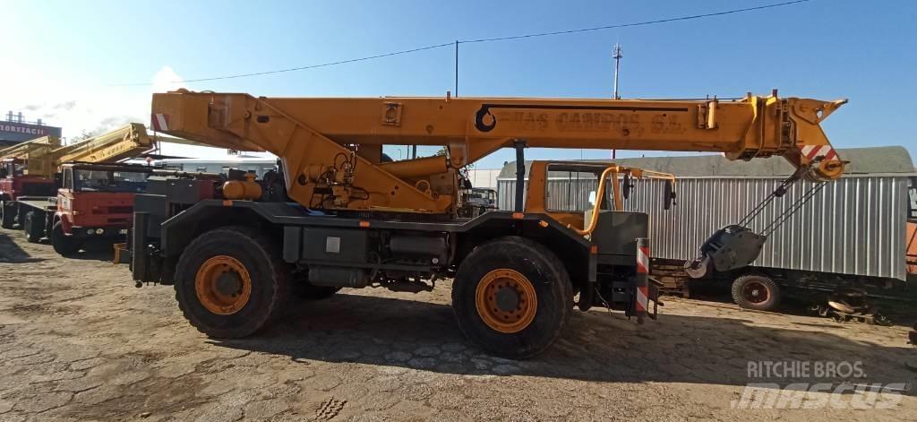 Liebherr 1030 Кранове за тежък терен