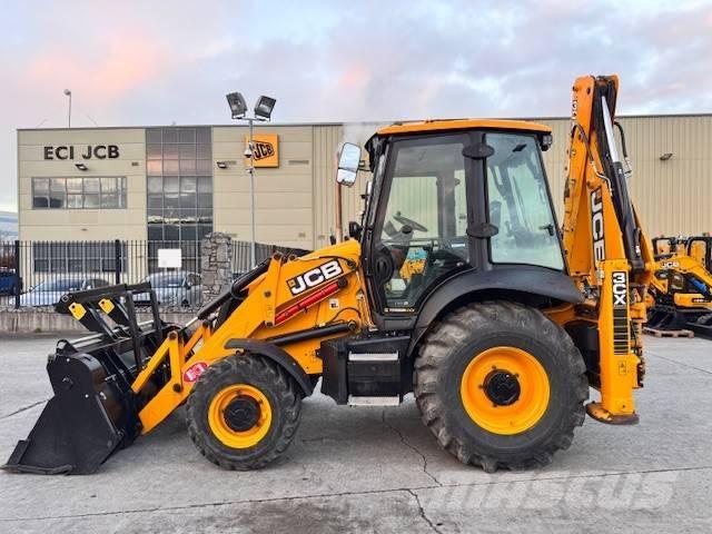 JCB 3CX PLUS Товарач със заден ексватор
