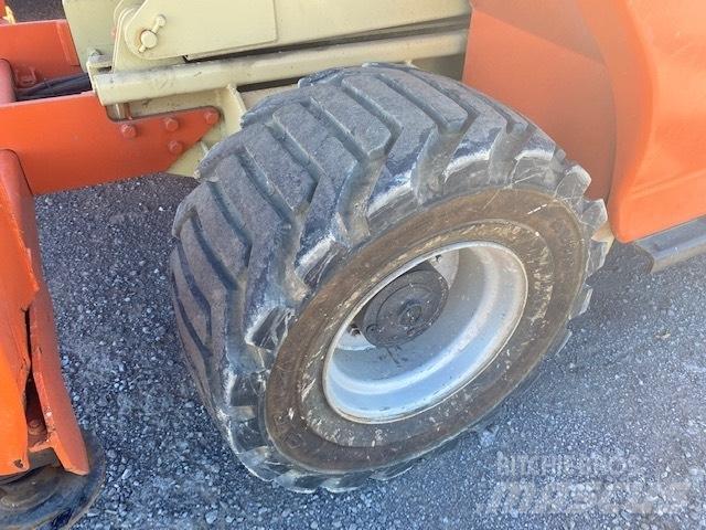 JLG 4394 RT Съчленени стрелови подемници