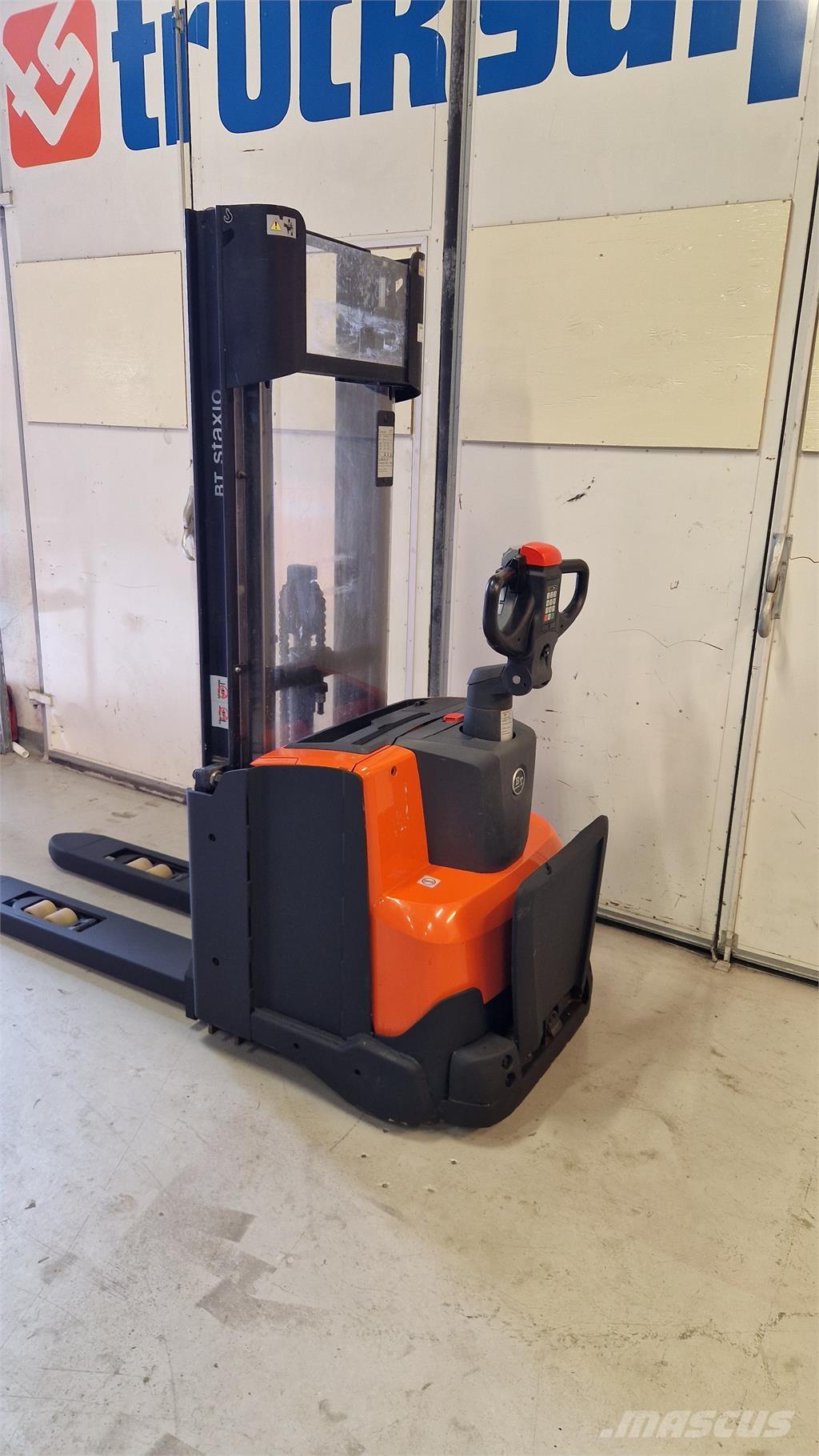 Toyota SWE140L Самоходни товарачи