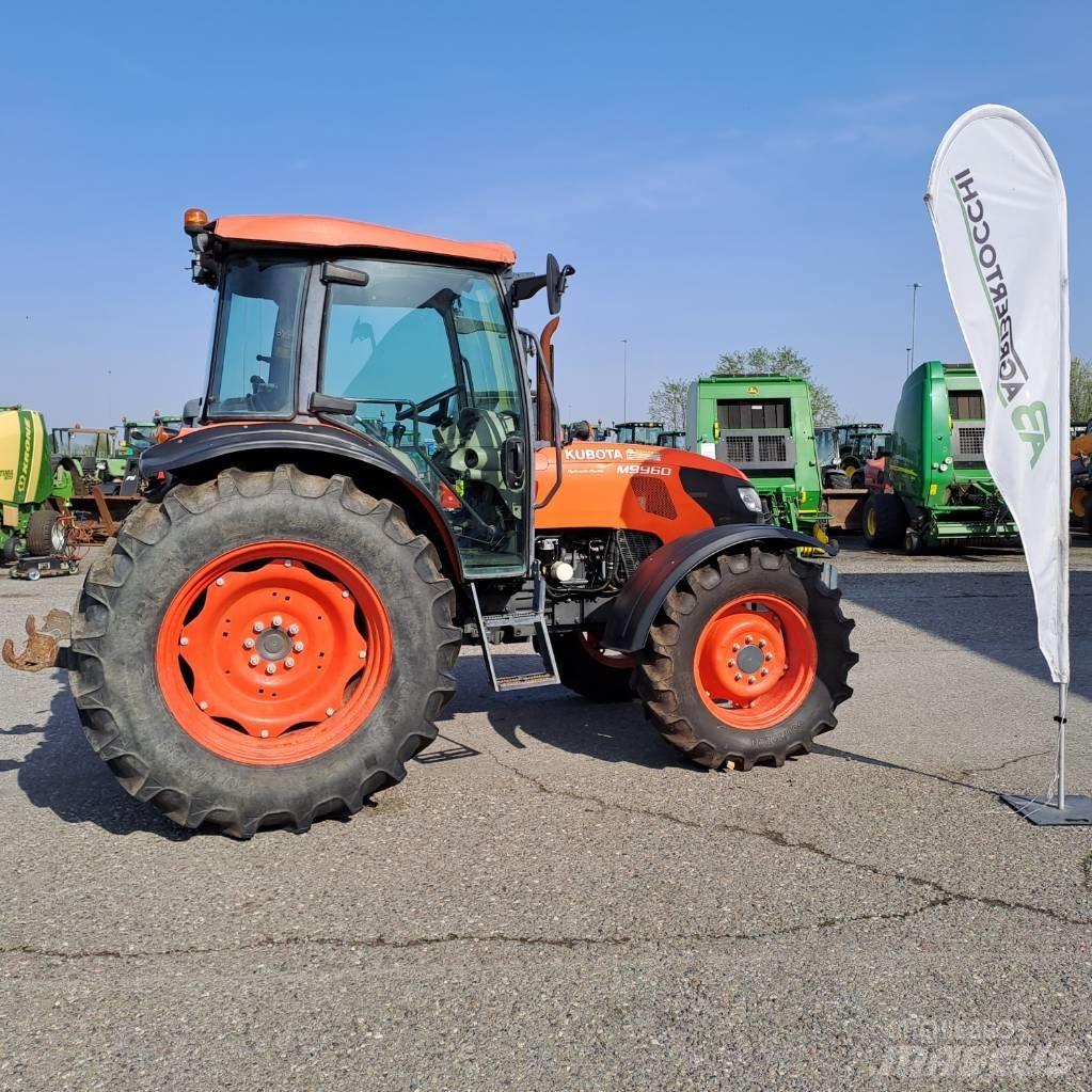 Kubota M 9960 HD Трактори