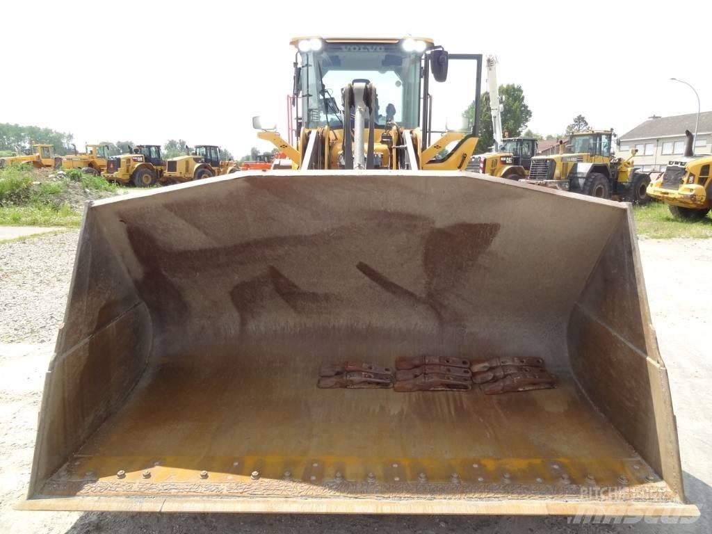 Volvo L 120 H Колесни товарачи
