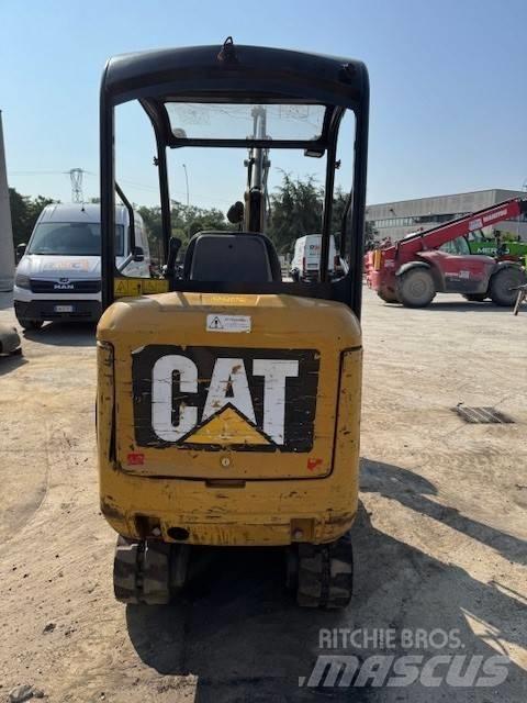 CAT 301.7 D Мини екскаватори < 7 т