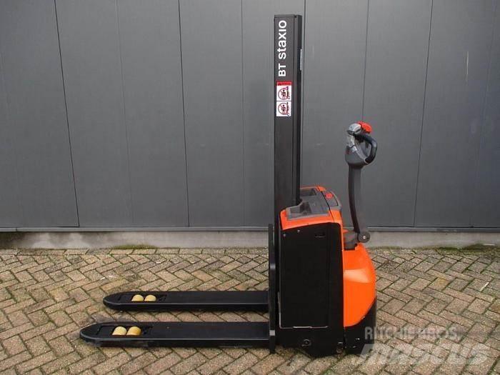 BT SWE 080L Колички високоповдигачи с теглич