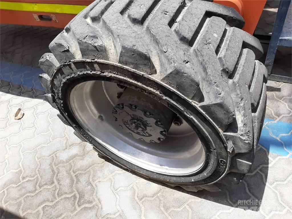 JLG 800AJ Съчленени стрелови подемници
