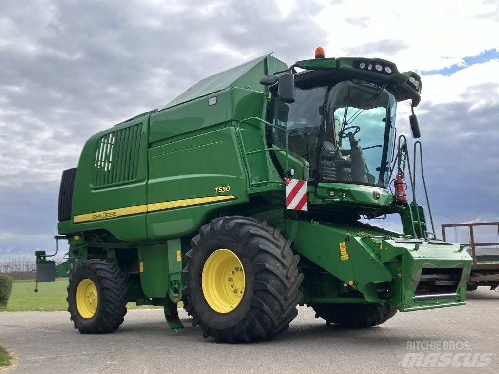 John Deere T550 Комбайни