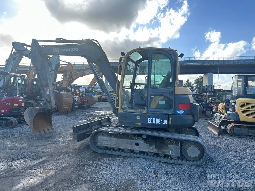 Volvo ECR 88 Средни екскаватори 7т - 12т