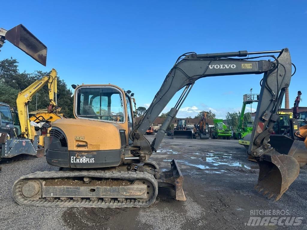 Volvo ECR 88 Средни екскаватори 7т - 12т